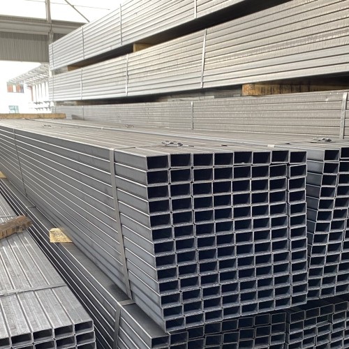 Profil stalowy zamknięty 30x20x2x6000 surowy