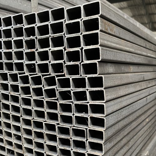 Profil stalowy zamknięty 40x30x3x6000 surowy