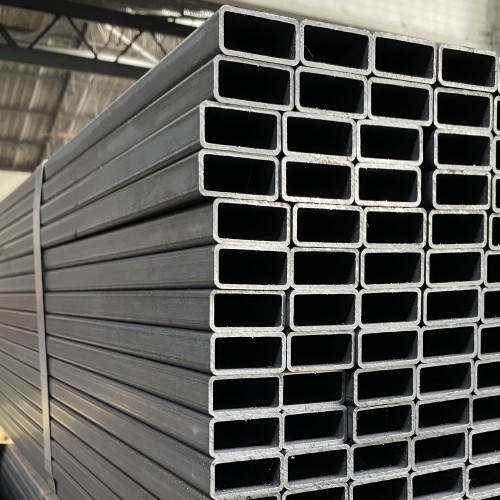 Profil stalowy zamknięty 50x40x3x6000 surowy