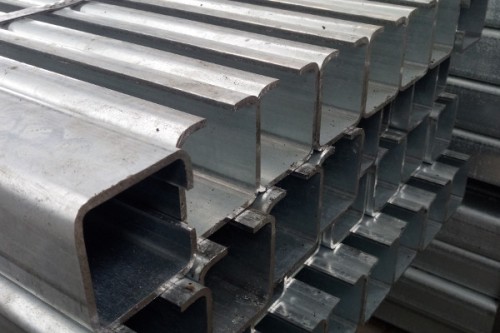 Profil półzamknięty bramowy 80x80x22,5x4,0x7000